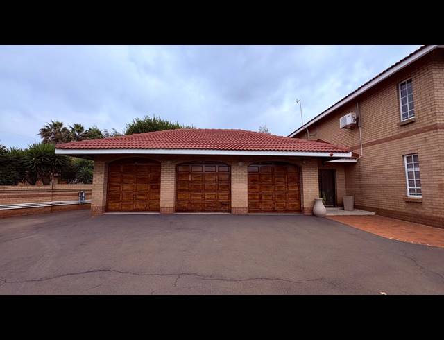 4 BEDROOM HOUSE FOR SALE IN KENLEAF
